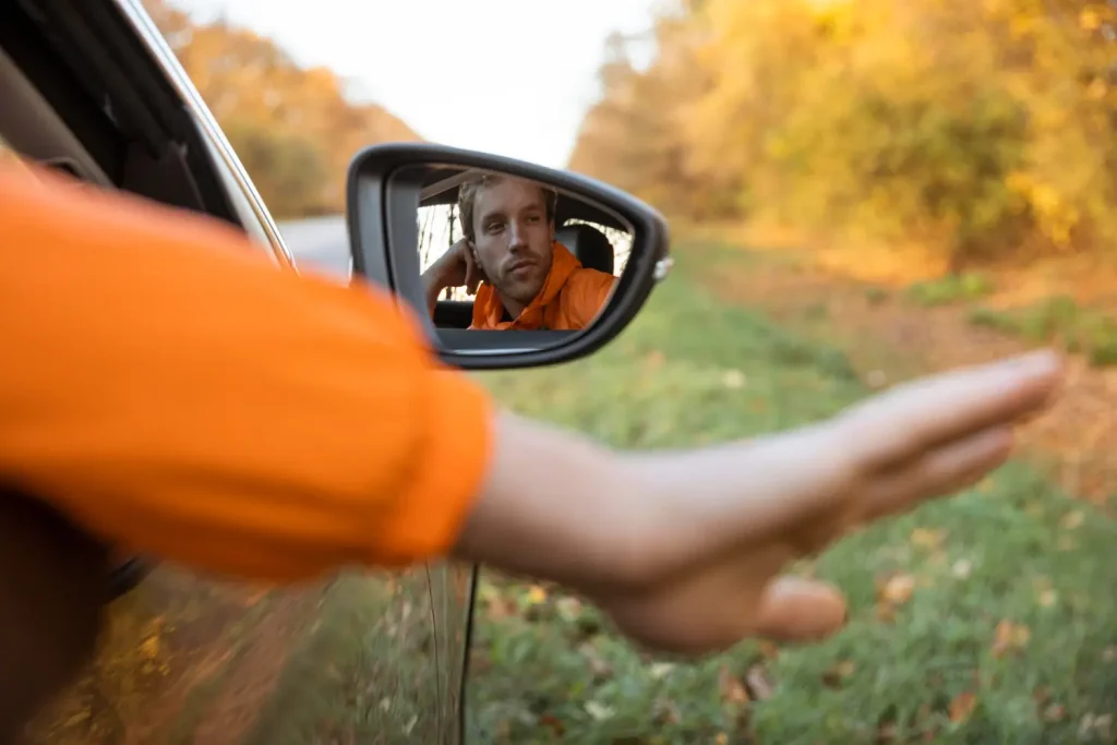 The Legal Consequences of Side Mirror Collisions in Tight Traffic